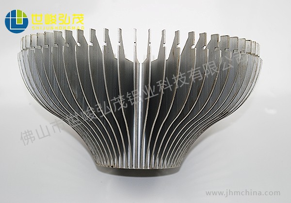 CNC數(shù)控車太陽花散熱器深加工鋁型材